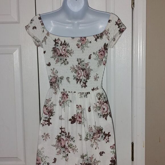 Bongo floral print  smocked short off the shoulder dress  Sz  M - Picture 8 of 9